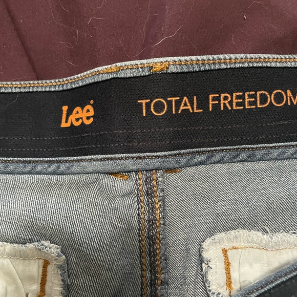 One pair of lee shorts worn once - Picture 2 of 3